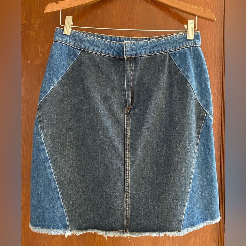 Max Jeans denim skirt.
